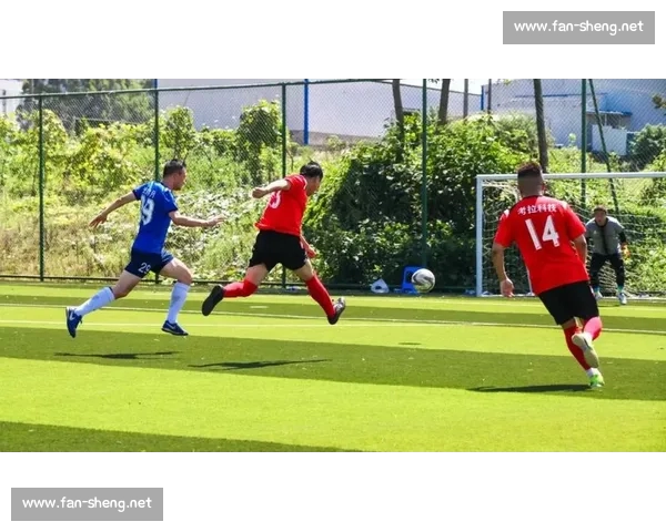 高清流畅足球赛事直播APP下载畅享实时精彩对决全程不漏每一球 - 副本 - 副本 (11) - 副本 - 副本